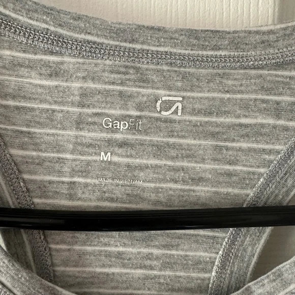 Workout Gray and Black Sleeveless Tank Tops - Picture 13 of 14